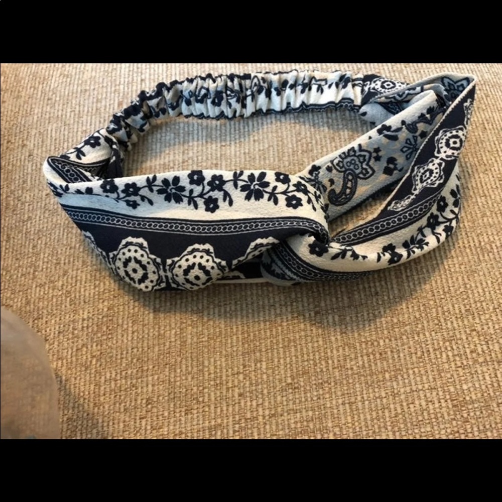 Patterned Headband - Picture 2 of 4